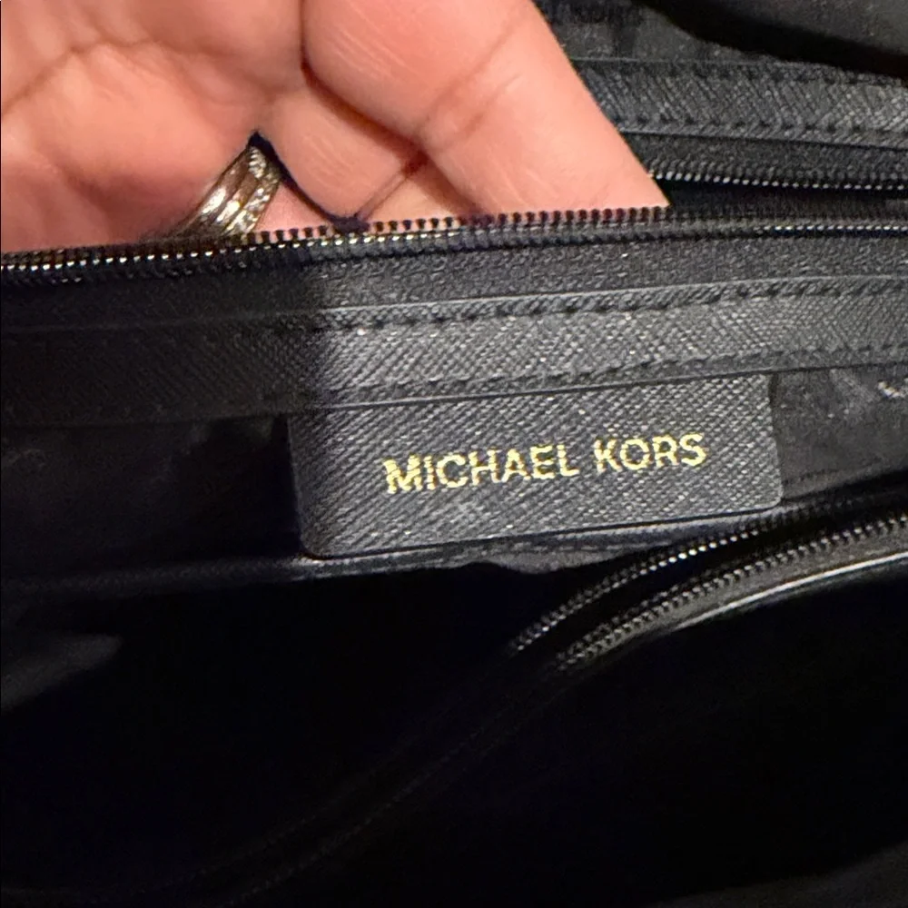 Michael Kors Elegant Black Tote with Gold Details - Picture 8 of 14